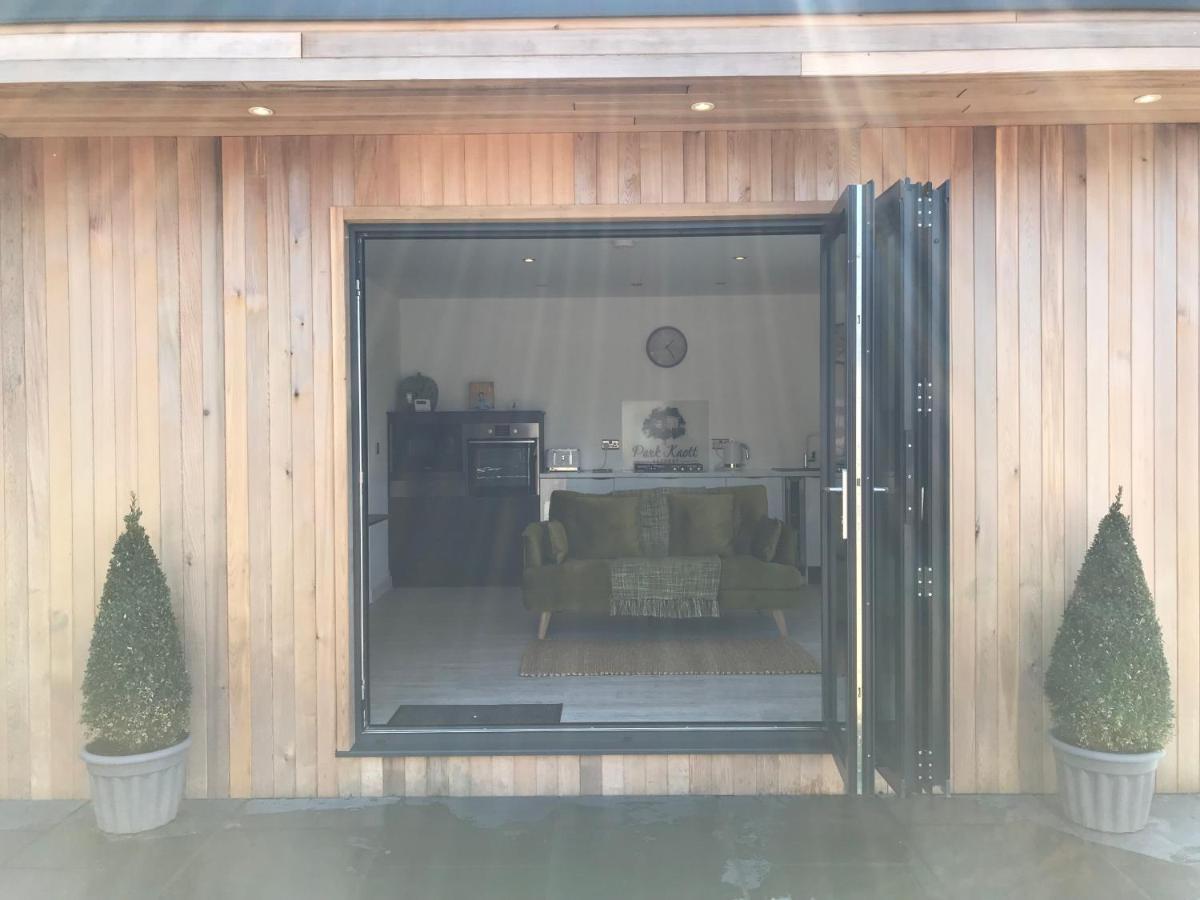 Parkknott Retreat Luxury With Private Hot Tub * Askam in Furness